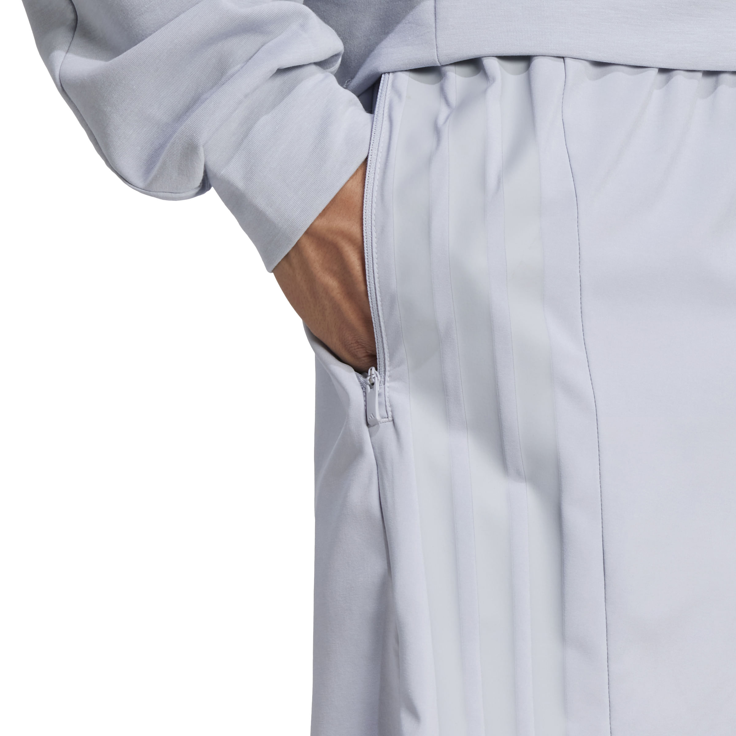 JP0923_5_APPAREL_On Model_Detail View 1_white